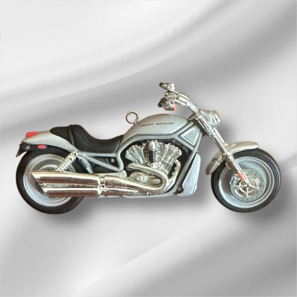 2004 Hallmark Harley Davidson Ornament